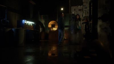 Look, I know you're new
at the planet, John, - Smallville