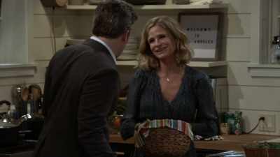 Look, I was under duress.
[ Chuckles nervously ] - Call Your Mother