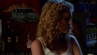 Look, I'm sorry.
Peyton, I'm really sorry. - One Tree Hill
