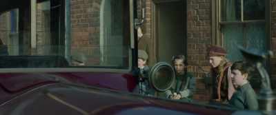 Look, it's a Rolls-Royce.
It's so shiny. - The Colour Room