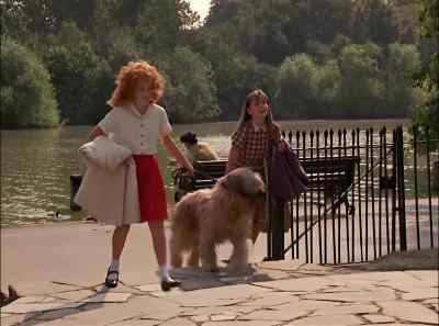 Look, it's Peter Pan. - Annie: A Royal Adventure