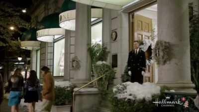 Look, it's the hotel - The Mistletoe Inn