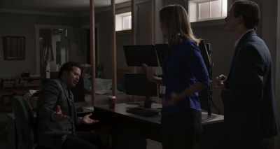 - Look, it's up to you.
- All right, talk, talk. - The Night Clerk