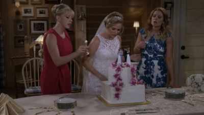 Look, you know I have strong
negative feelings about Fernando. - Fuller House