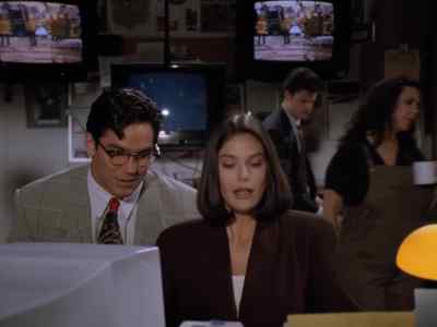 - Look, Lois...
- Here's what I think. - Lois & Clark: The New Adventures of Superman
