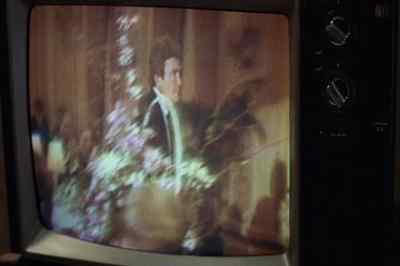Look! Look at him!
Wait! Oh, God, look at him. - Shoot the Moon
