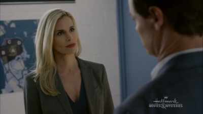 Look, Maggie, - Gourmet Detective: Eat, Drink and Be Buried