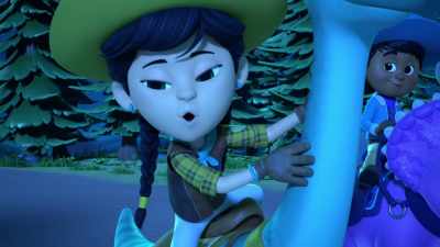 Look! Moon Lilies! And they're everywhere! - Dino Ranch