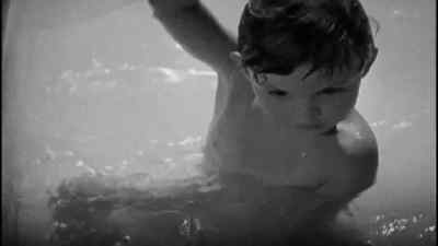 Look, Mummy, l'm a crocodile. - Blonde Venus