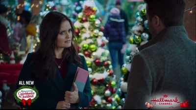 Look, we need to have them
create a holiday menu, - Christmas at Dollywood