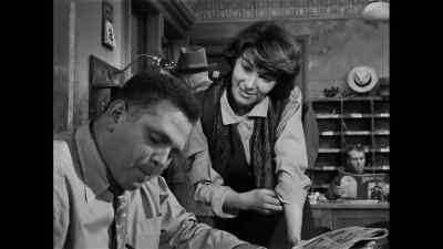 Look! One hand. - Detective Story