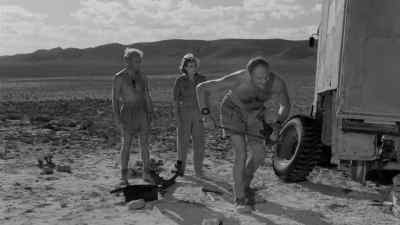 Look out! She's going!
Hold herjust for a moment! - Ice Cold in Alex