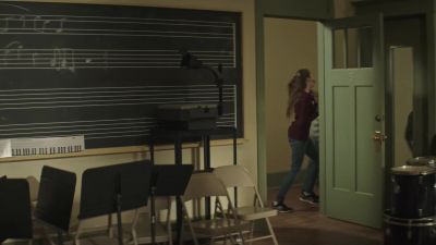 - Look outside. Something's happening! - Ordinary Joe