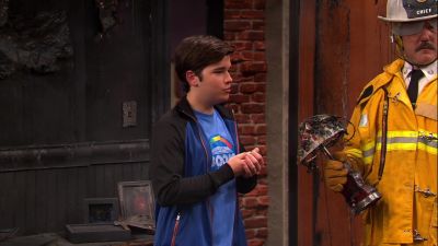 -Look. - iCarly
