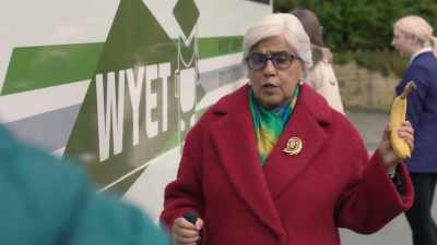 Look, it says she's 1km away.
How is that even possible? - Ackley Bridge