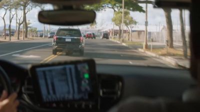 Look.
The intersection's jammed. - NCIS: Hawai'i