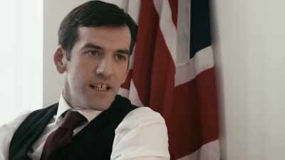 - Look, the people that
are left alive over there - Age of the Living Dead