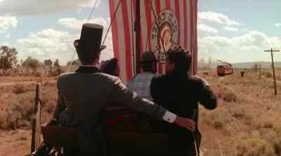 Look, the train. The train broke down.
Stop the wind, master. - Around the World in Eighty Days