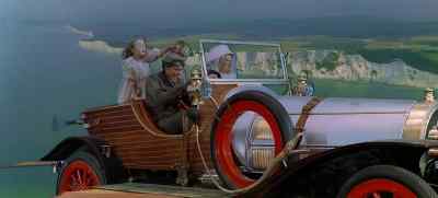 - Look! There they are!
- Go, Daddy! After them! - Chitty Chitty Bang Bang