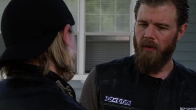 Look, you trying to push me
off this thing that happened... - Sons of Anarchy