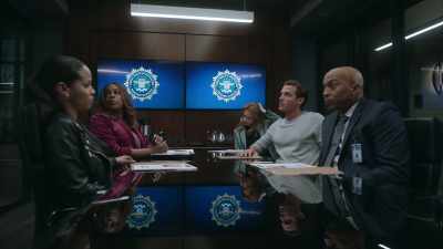 Look, uh, it's
Valentine's Day, right, - The Rookie: Feds