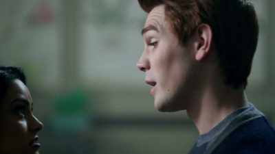 Look, Veronica, I really
wanna help you, - Riverdale