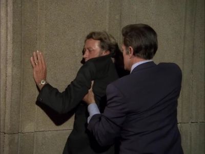 LOOK, WHAT IS THIS? - Hawaii Five-0