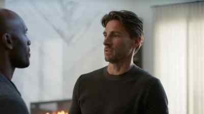 Look, what you want me to do
is not real, - Jingle Bell Run
