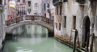 Look what your
mother has sent me. - Medici: Masters of Florence