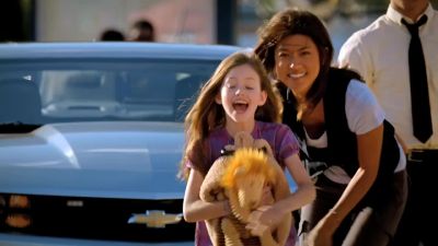 Look who that is. - Hawaii Five-0