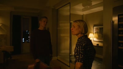 - Look who's here!
- Jared! Sweetie. - Full Circle