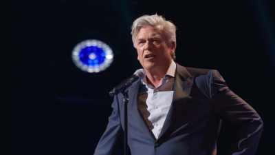 Looked like somebody
had stretched a rubber band - Ron White: If You Quit Listening, I'll Shut Up