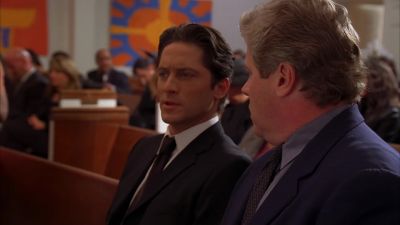 - Lookin' for someone?
- Not really. - Ghost Whisperer