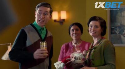 Looking around. - Call the Midwife