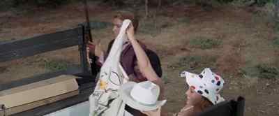 Lookit, Cousin Jodie, a gun. - Kissin' Cousins