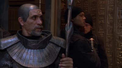 Looks clear. - Stargate SG-1