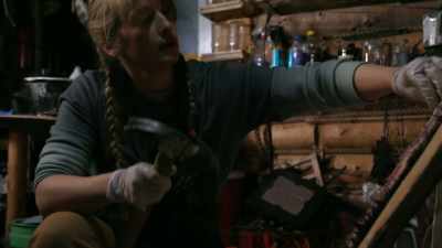 Looks like we are nice
and tacked up here. - Life Below Zero: Next Generation