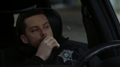 Looks like we got
a blue Subaru headed our way. - Chicago P.D.