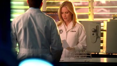 Looks like Holly hasn't
done any heroin recently. - CSI: Miami