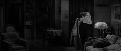 Looks like Marilyn Monroe - The Apartment