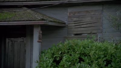 Looks like nobody's home. - The X-Files