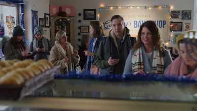 Looks like somebody is
going to a Hanukkah party. - Round and Round