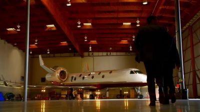 Looks more like a learjet
than a space shuttle. - CSI: Miami