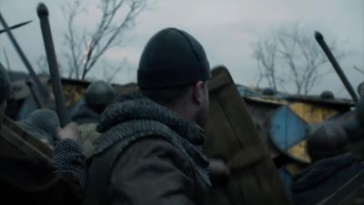 (LORD UHTRED) Follow me! Follow me! - The Last Kingdom