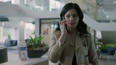 - Lorna, hi, it's me, um... - The Baby Swindler