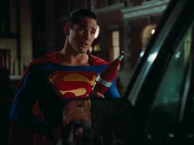 Lose something? - Lois & Clark: The New Adventures of Superman