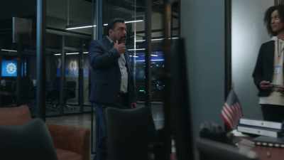 Lots of hot goss
going around the office - The Rookie: Feds