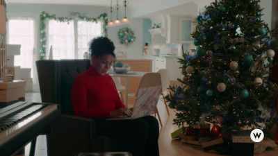 [Lou writes] "Every town
is filled with memories, - A Christmas Treasure