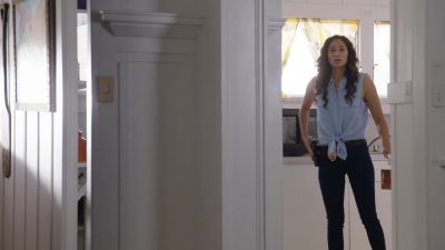 (loud bang) - Hawaii Five-0