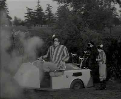[Loud Bang] - The Munsters